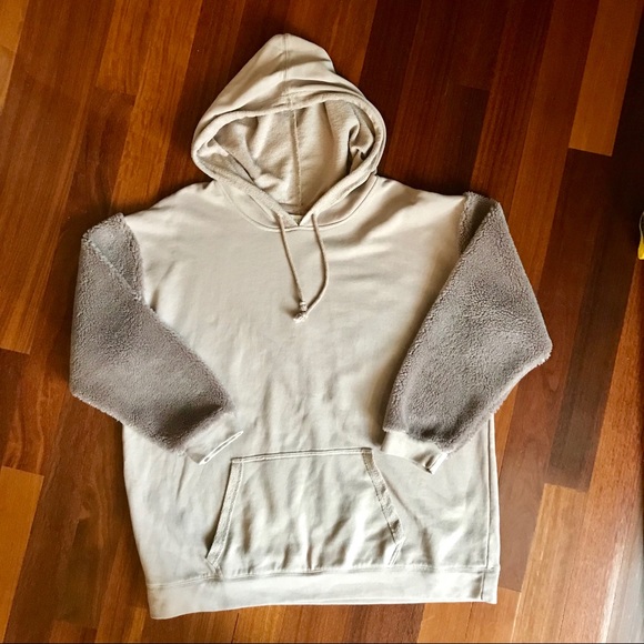 Umgee Tops - Umgee Hooded Sweatshirt NWOT